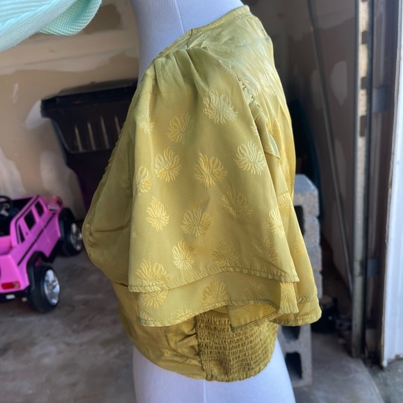 Urban Outfitters Flutter Sleeve Crop Top - Picture 4 of 5